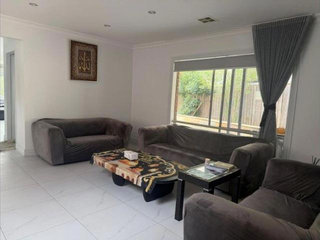 House for rent in Roxburgh Park, Melbourne