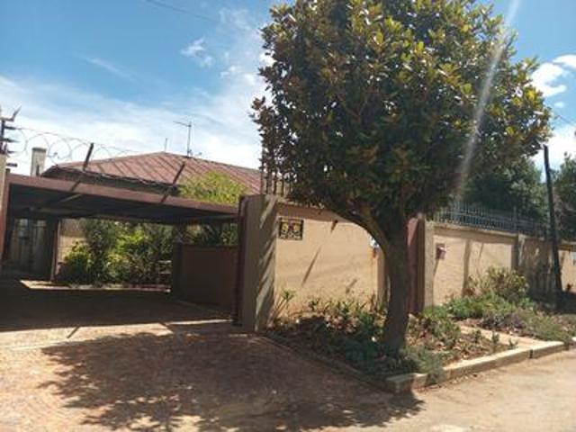 House for sale in Mohlakeng, Gauteng