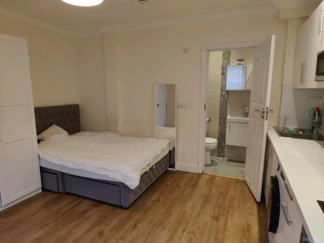 Studio for rent in Shepherd's Bush, Greater London