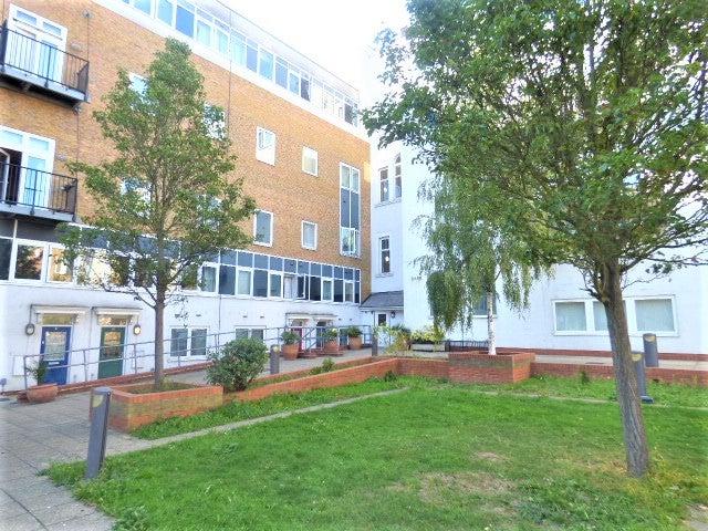 Apartment for rent in Maryland, Greater London