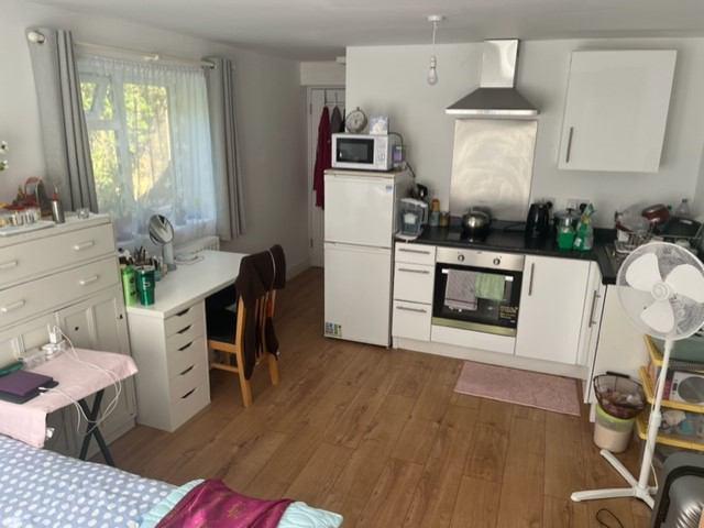 Studio for rent in The Slade, Oxfordshire