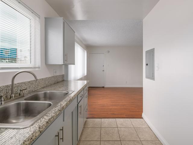 Apartment for rent in Canoga Park, California