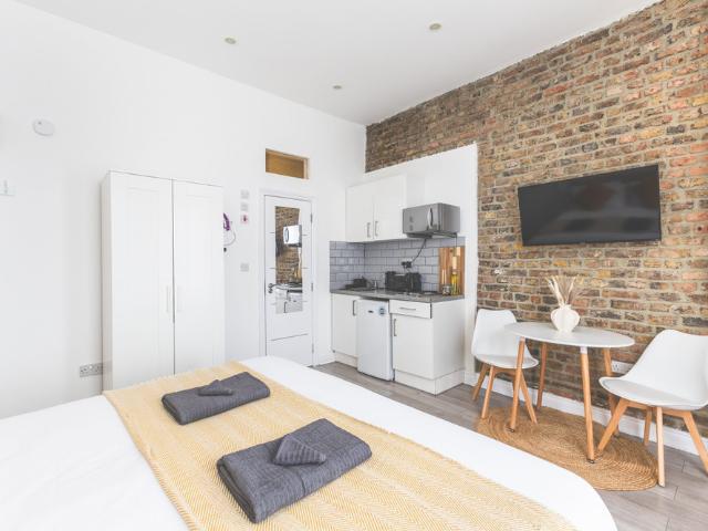 Studio for rent in Kilburn, Greater London