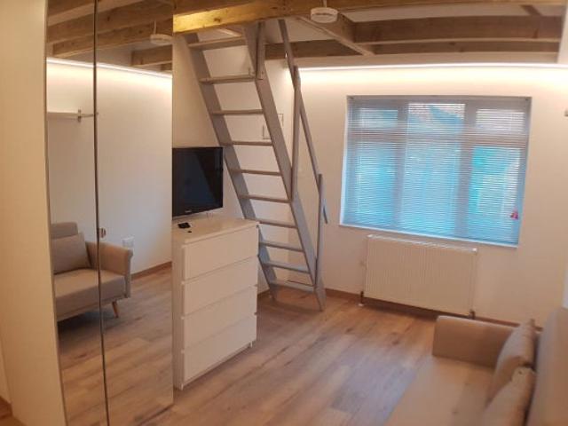 Studio for rent in London Borough of Hammersmith and Fulham, Greater London