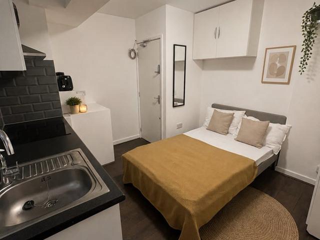 Studio for rent in Dollis Hill, Greater London
