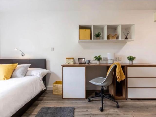 Studio for rent in Woodhouse, West Yorkshire