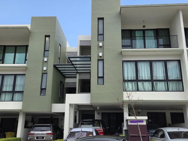 Townhouse for sale in Shah Alam, Petaling