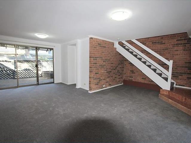 Townhouse for rent in Sydney, New South Wales