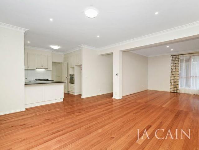 Townhouse for rent in Doncaster East, Melbourne