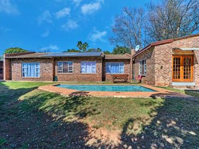 House for sale in Roodepoort
