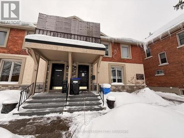 Commercial for rent in Barrie, Ontario