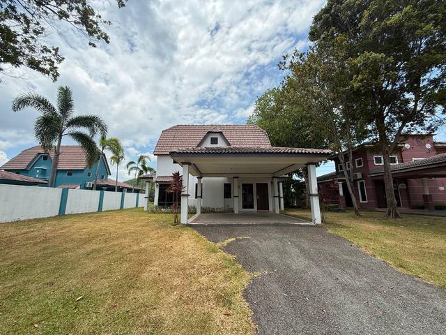 Bungalow for sale in Malaka