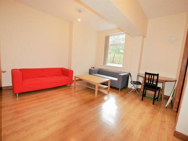 Apartment for rent in Woodhouse, West Yorkshire