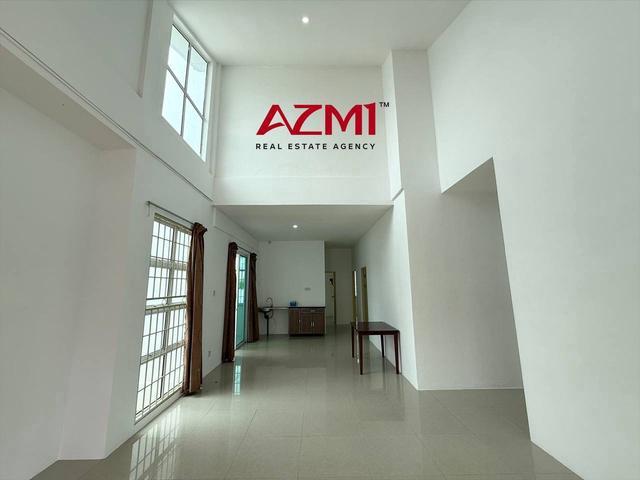 Terraced House for sale in Long Miri