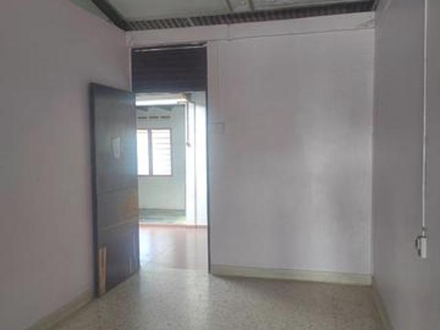 Terraced House for sale in Malaka