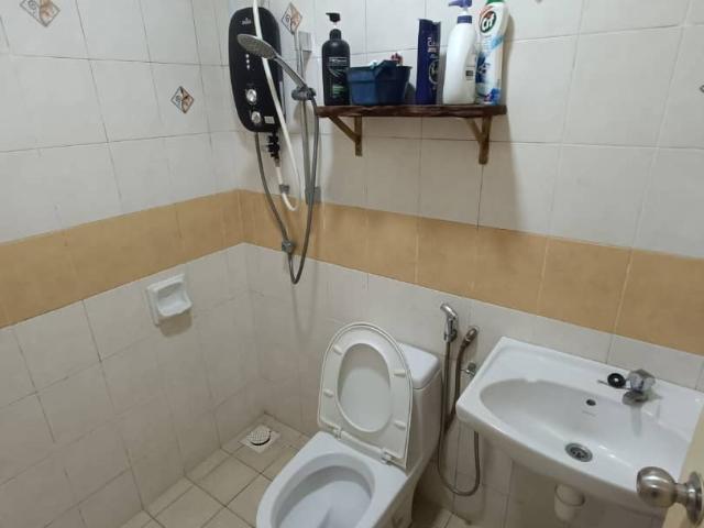 Room for rent in Petaling, Alam Impian