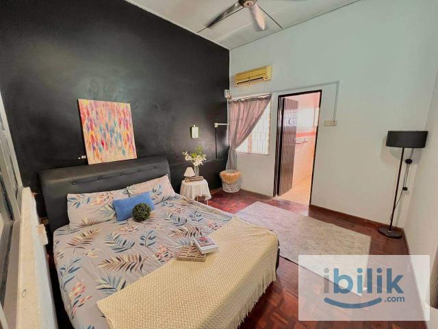 Room for rent in Sendayan Village, Negeri Sembilan