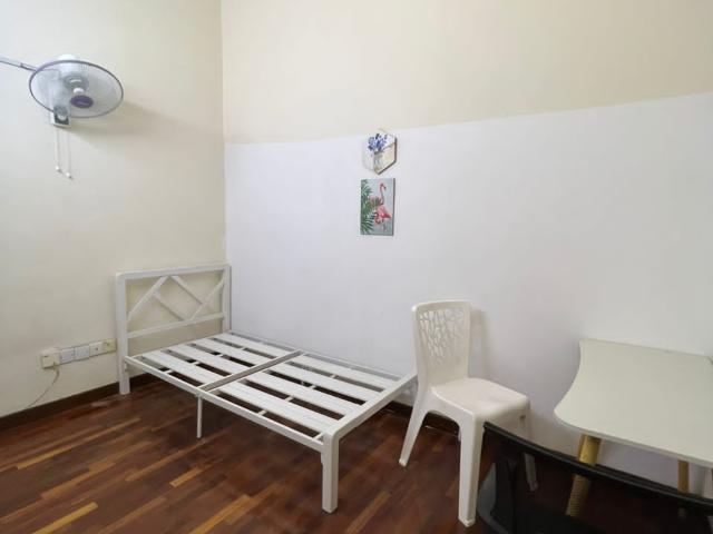 Room for rent in Alam Impian, Selangor