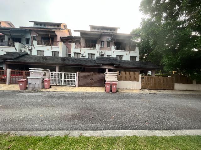 Townhouse for sale in Petaling, Damansara Damai