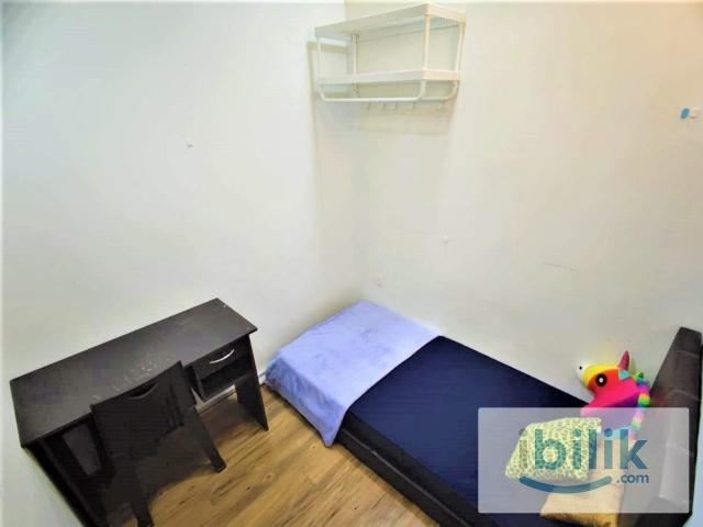 Room for rent in Petaling, Alam Impian