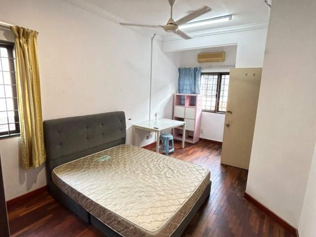 Room for rent in Petaling, Damansara Damai
