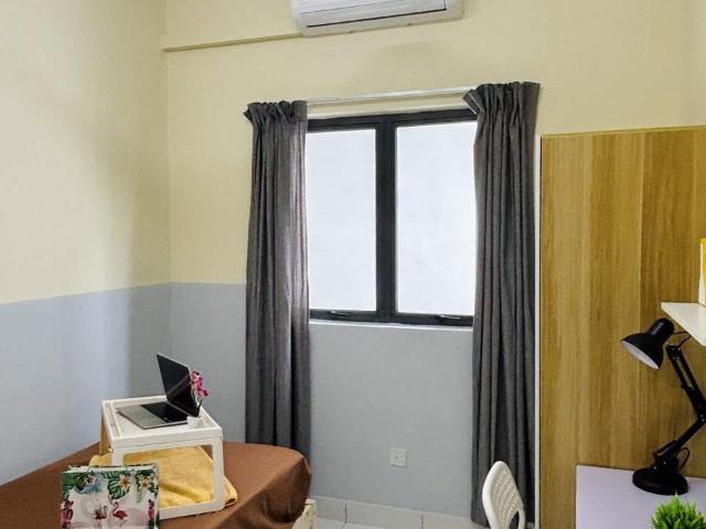 Room for rent in Petaling, Alam Impian