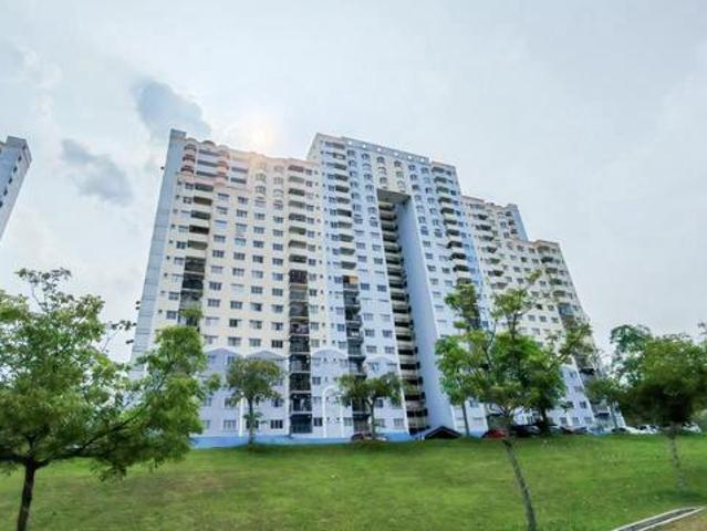 Apartment for sale in Seri Kembangan, Majlis Bandaraya Subang Jaya