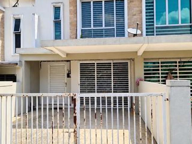 Terraced House for sale in Seri Kembangan, Majlis Bandaraya Subang Jaya