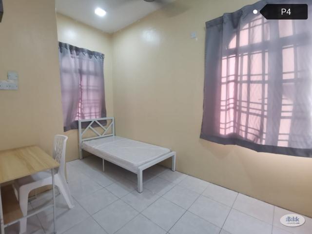 Room for rent in Petaling, Alam Impian