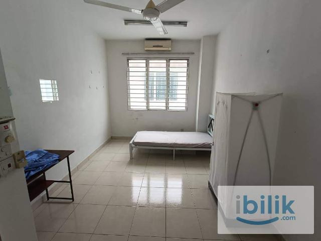 Room for rent in Petaling, Alam Impian