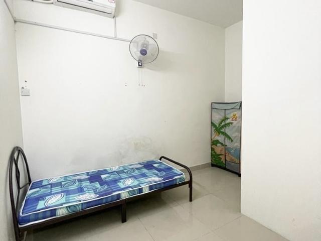 Room for rent in Petaling, Alam Impian