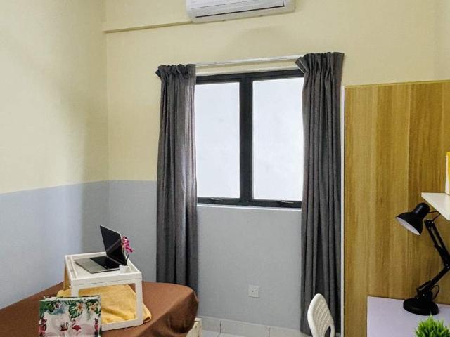 Room for rent in Petaling, Alam Impian