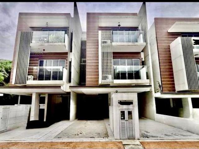 Townhouse for sale in Petaling, Damansara Damai