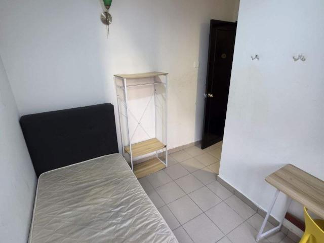 Room for rent in Petaling, Alam Impian