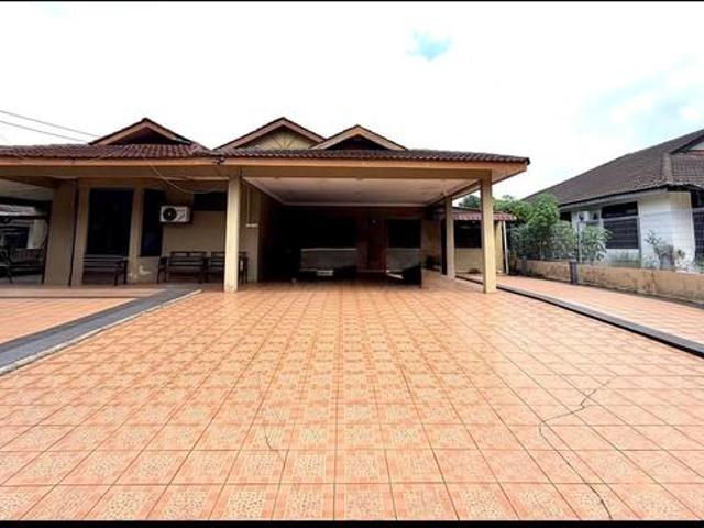 Bungalow for sale in Kajang, Langat