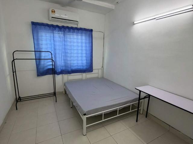 Room for rent in Petaling, Alam Impian