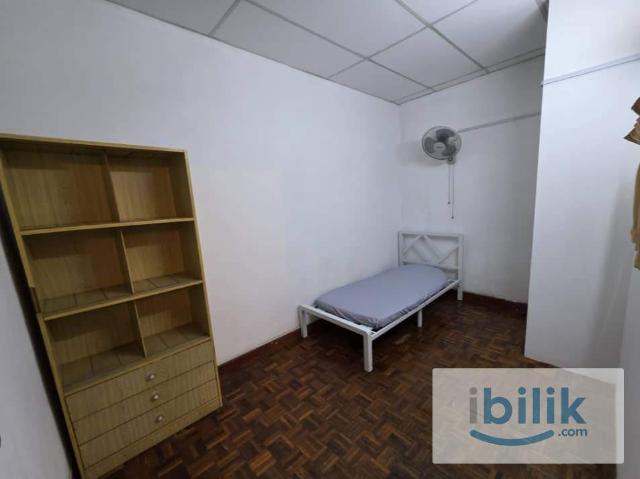 Room for rent in Petaling, Damansara Damai