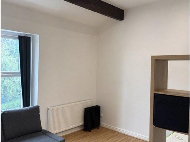 Room for rent in Birstall Smithies, West Yorkshire
