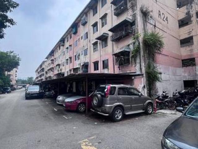 Flat for sale in Petaling, Subang Jaya