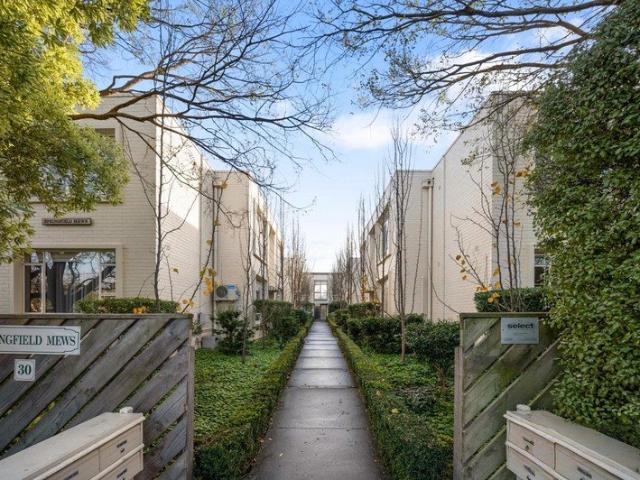 Apartment for rent in St Kilda East, Melbourne