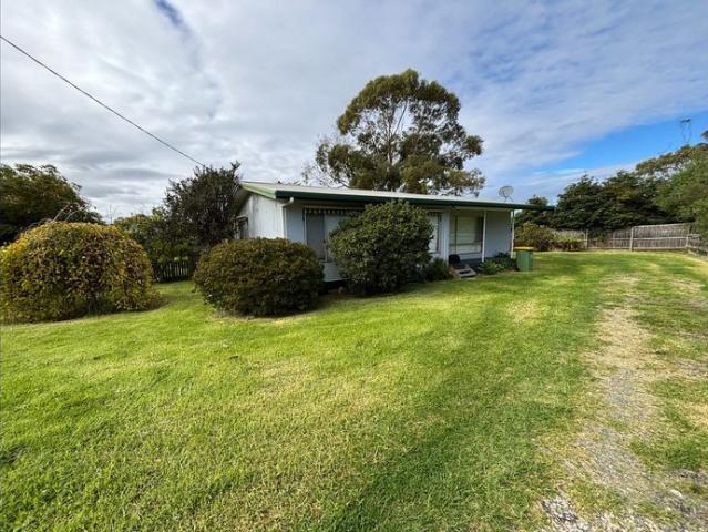 House for rent in Lakes Entrance, Victoria