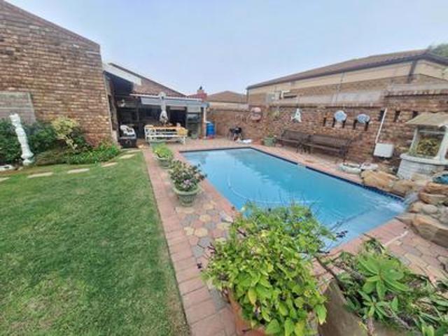 House for sale in Groot Brak Rivier, Western Cape