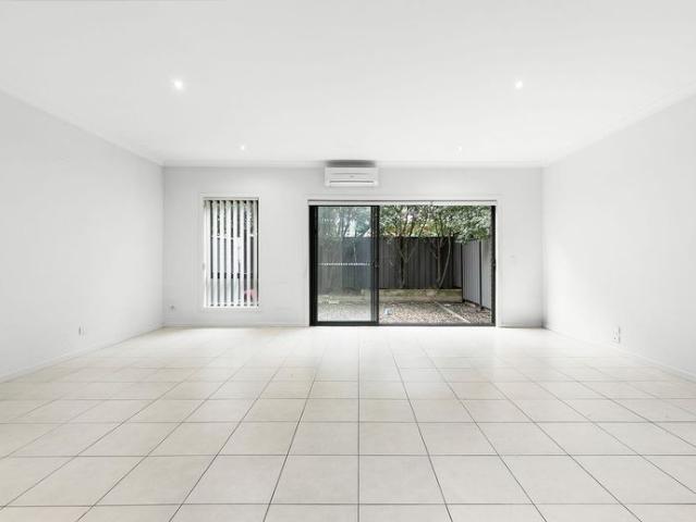 Townhouse for rent in Camerons Creek, Victoria