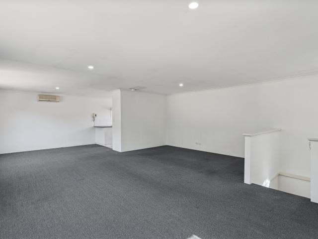 Townhouse for sale in Woodbridge, City of Swan