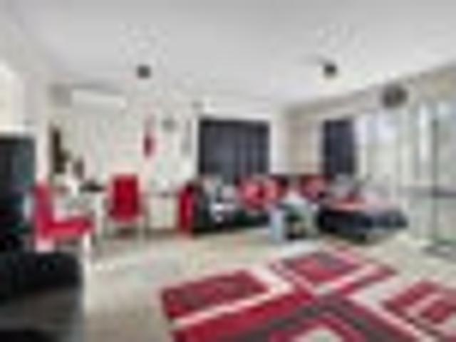 Townhouse for sale in Moturoa