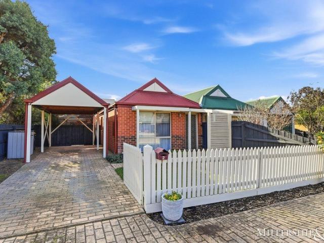 Townhouse for sale in Camerons Creek, Victoria