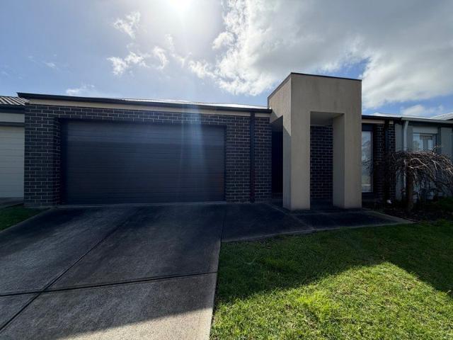 House for rent in Watergrass Estate, Melbourne