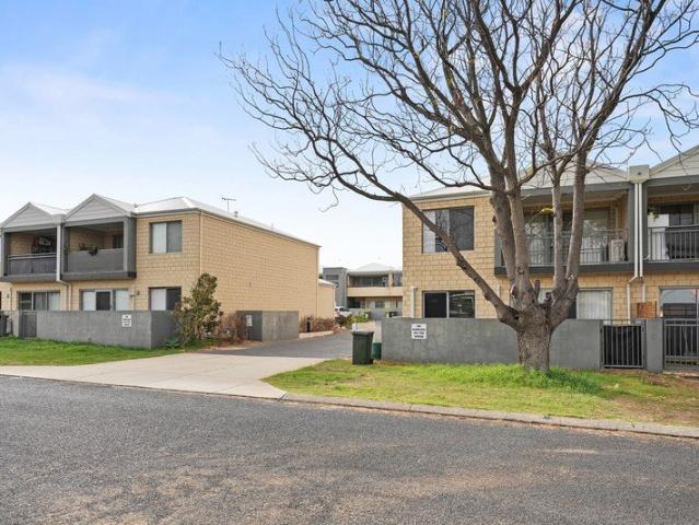 Apartment for sale in Parklands, Western Australia