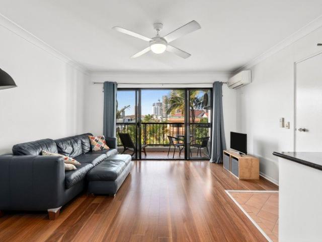 Apartment for sale in Surfers Paradise, Gold Coast City