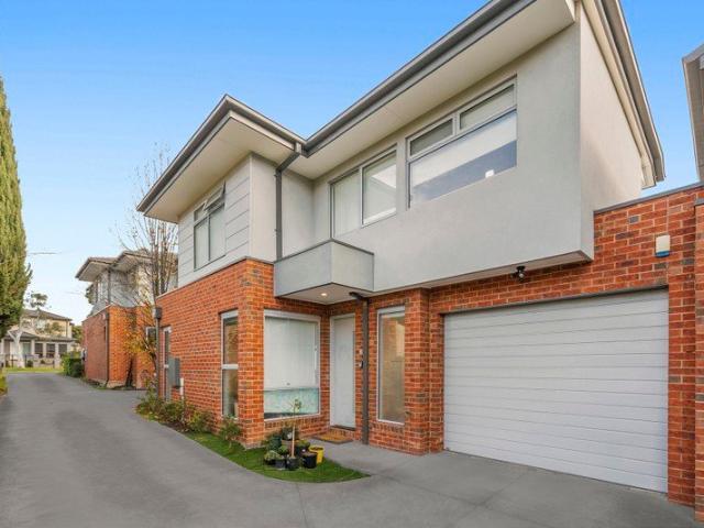 Townhouse for sale in Box Hill North, Melbourne